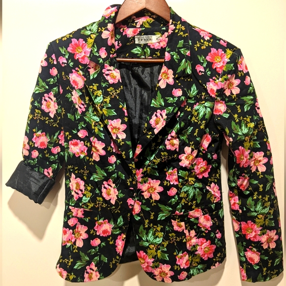 Rehab flamboyant floral blazer, size medium - Picture 7 of 7